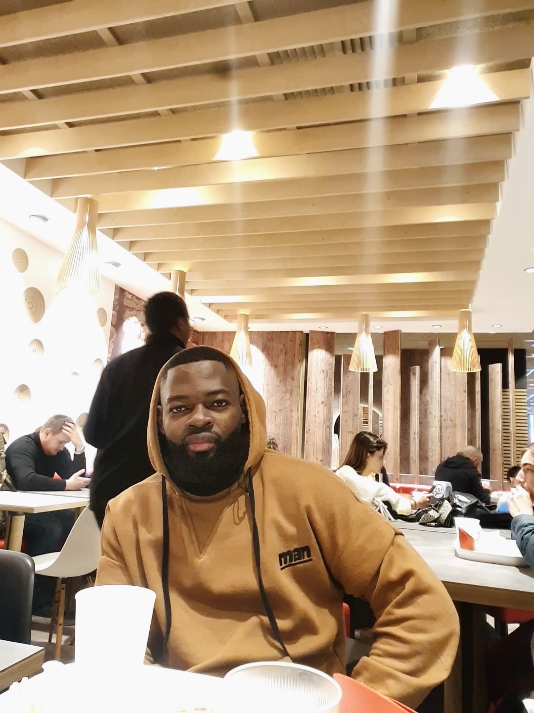 Profil de Yemine, 34 ans, Échangiste à Kitscoty